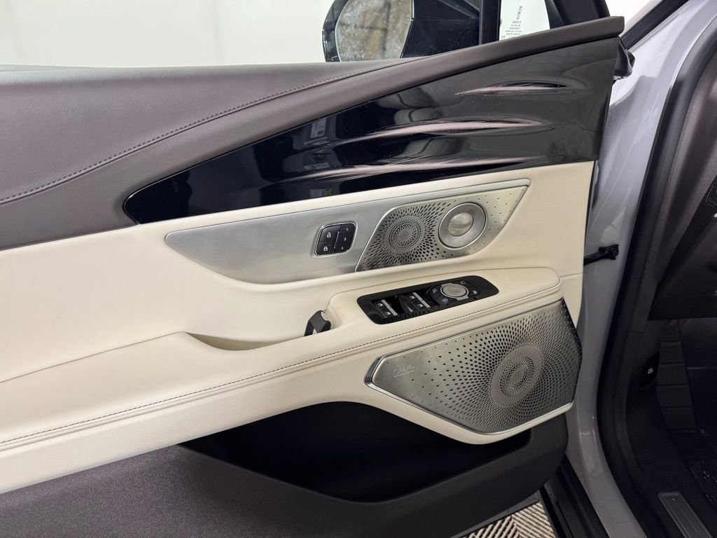 New 2026 Lincoln Nautilus Black Label w/ Jet Appearance Package AWD/4WD image 15