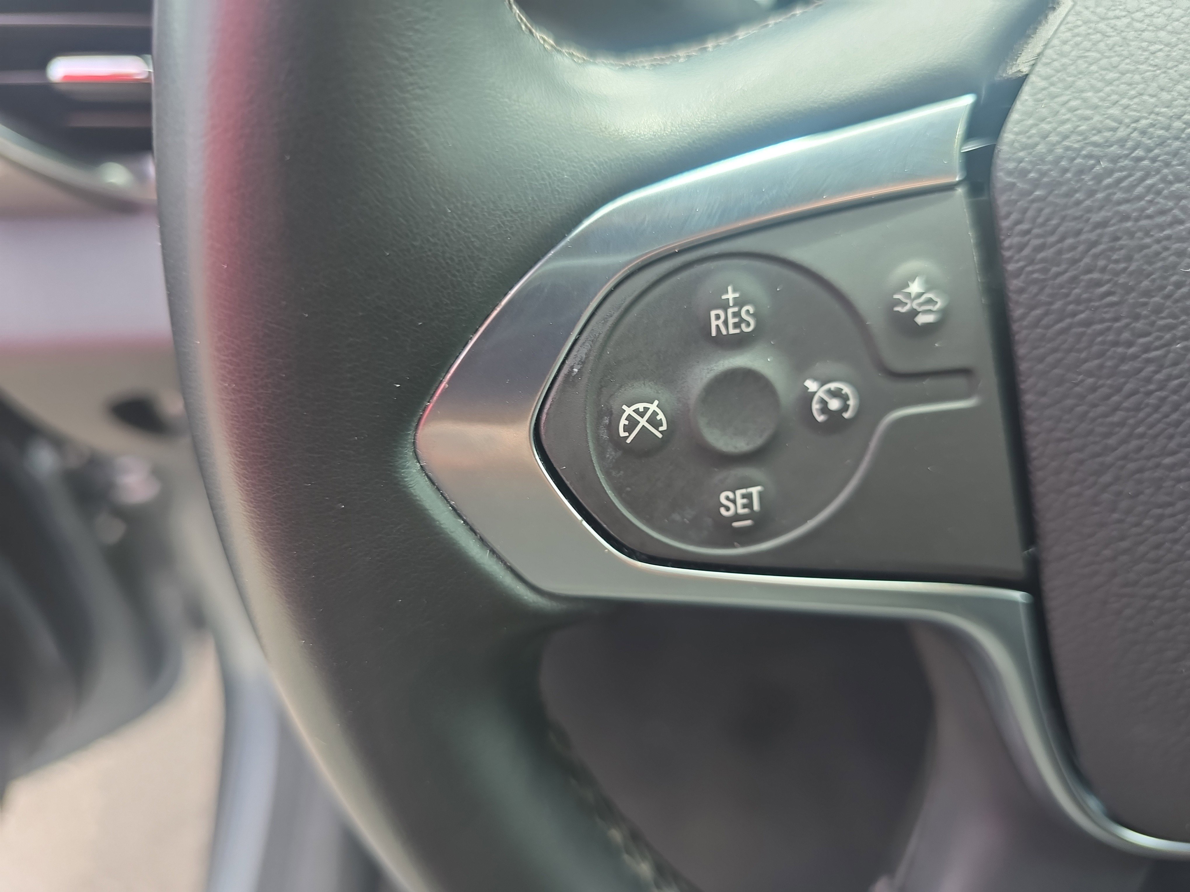 Used 2023 Chevrolet Traverse LT image 19