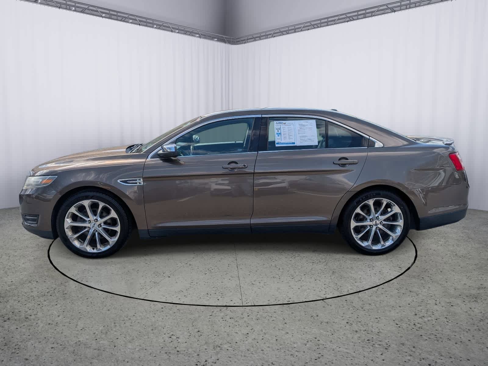 Used 2015 Ford Taurus Limited w/ Equipment Group 301A FWD image 5