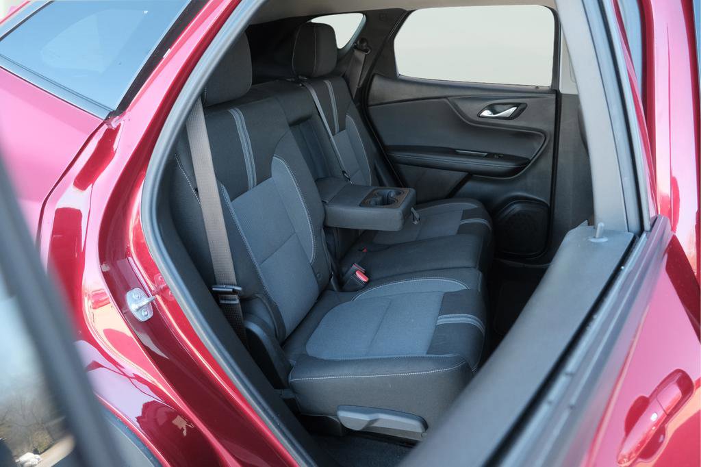 Used 2025 Chevrolet Blazer LT image 38