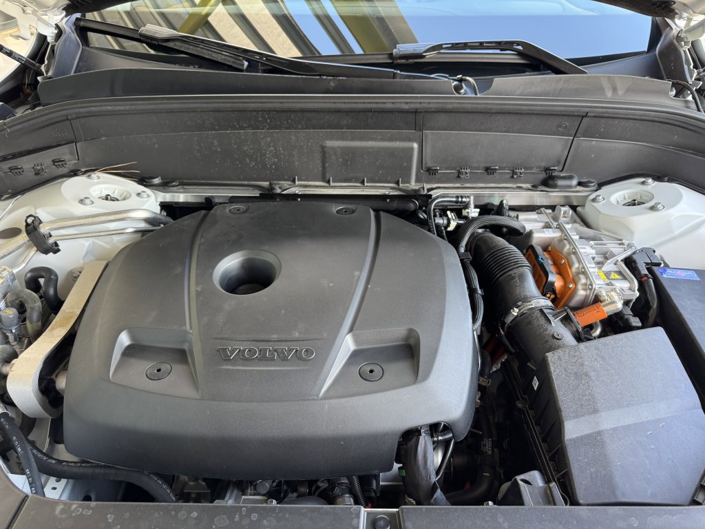 Used 2024 Volvo XC90 T8 Core w/ Protection Package Premier image 45