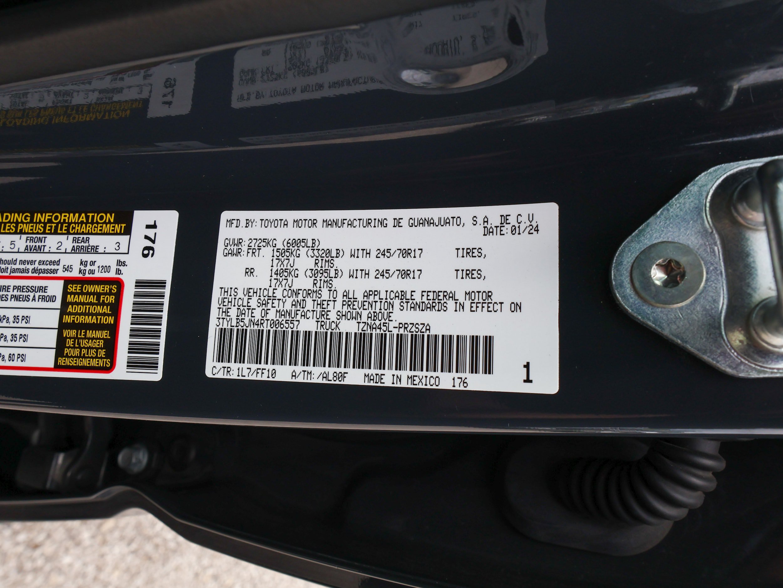 Used 2024 Toyota Tacoma SR5 AWD/4WD image 34