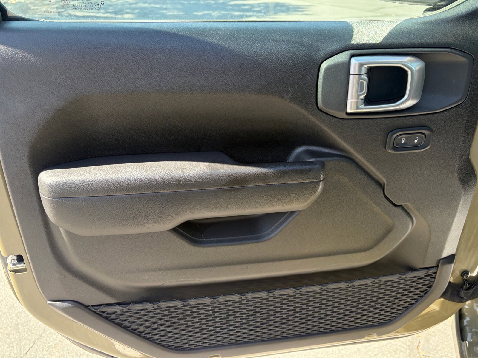 Used 2025 Jeep Wrangler Sport AWD/4WD image 14