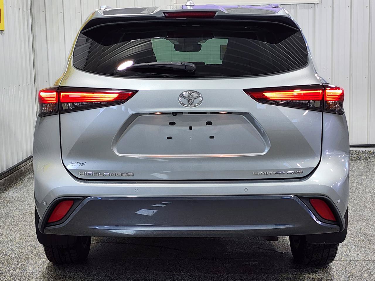 Used 2021 Toyota Highlander Limited AWD/4WD image 6