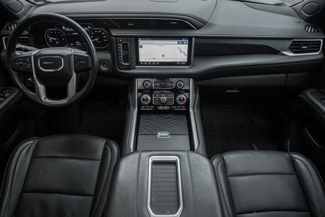 Used 2021 GMC Yukon Denali w/ Denali Premium Package image 29