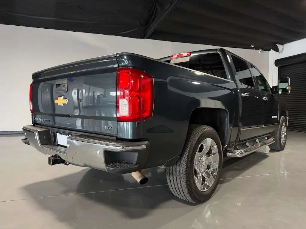 Used 2018 Chevrolet Silverado 1500 LTZ w/ LTZ Plus Package AWD/4WD image 7