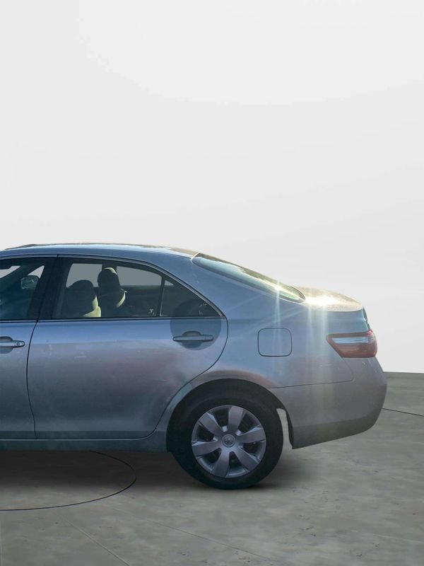 Used 2009 Toyota Camry LE FWD image 25