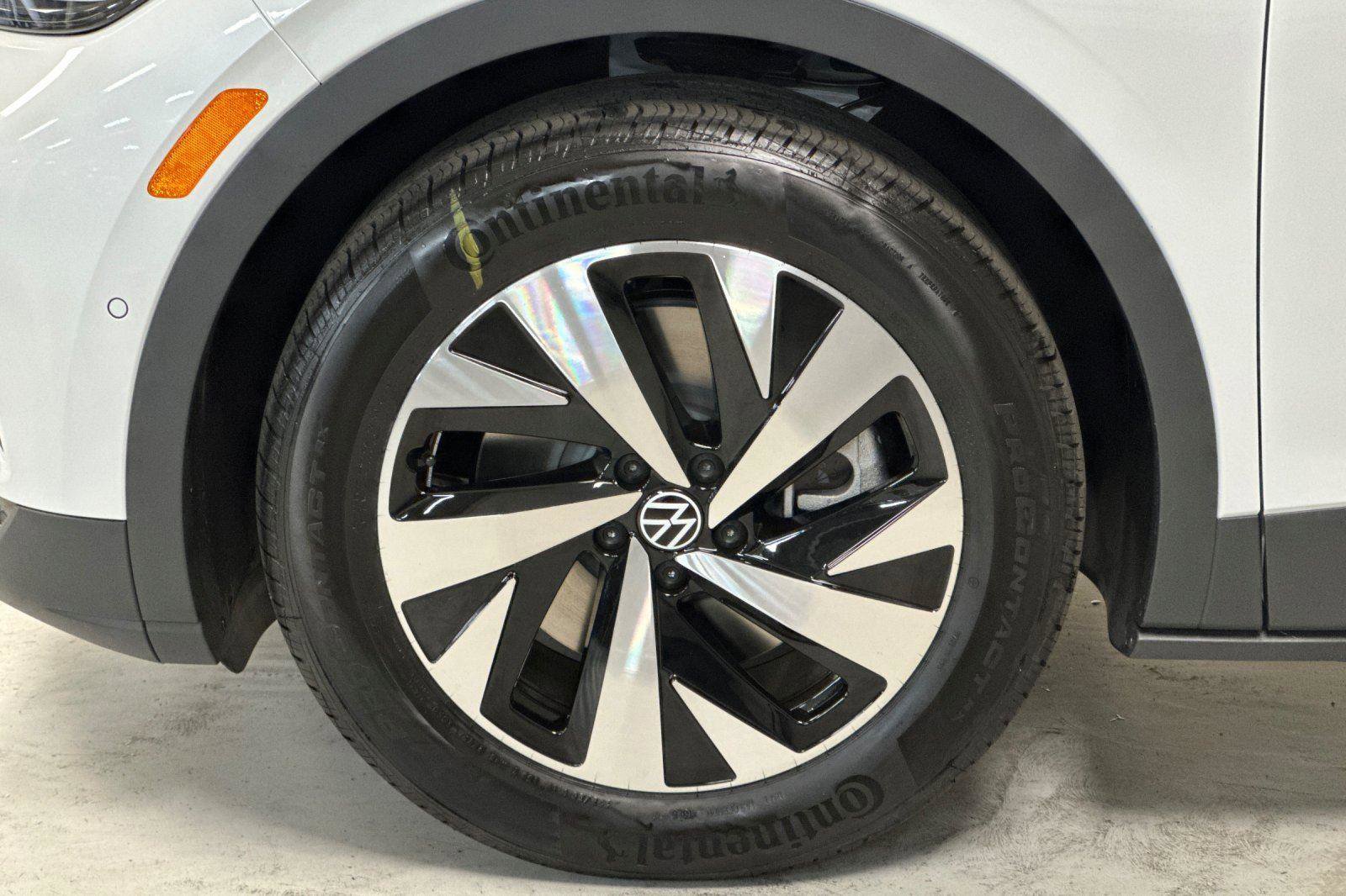 New 2025 Volkswagen ID.4 Pro image 25