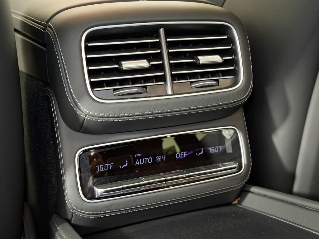 Used 2026 Mercedes-Benz Maybach GLS 600 4MATIC image 46