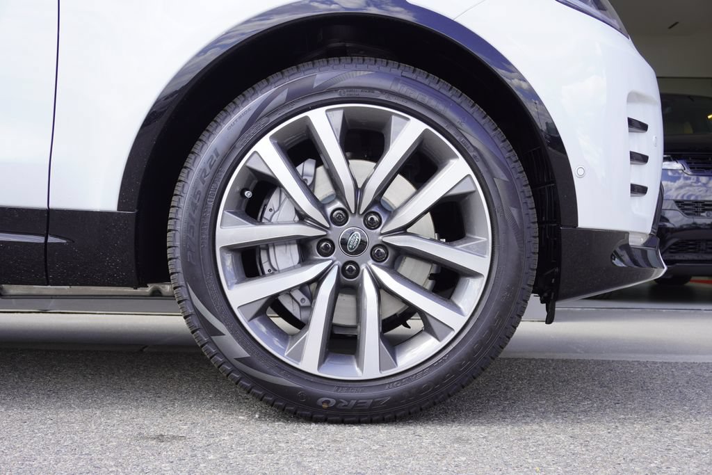 New 2026 Land Rover Discovery Dynamic SE AWD/4WD image 35