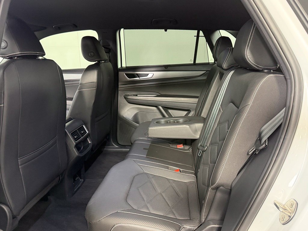 Used 2026 Volkswagen Atlas Cross Sport SE FWD image 16