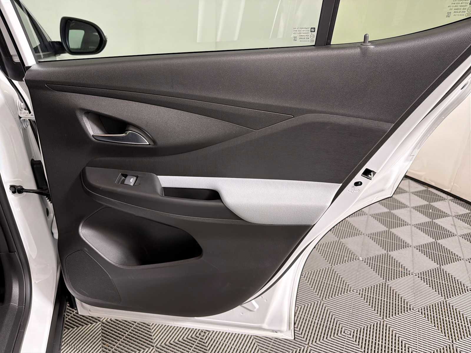 Used 2025 Buick Envista Preferred image 14