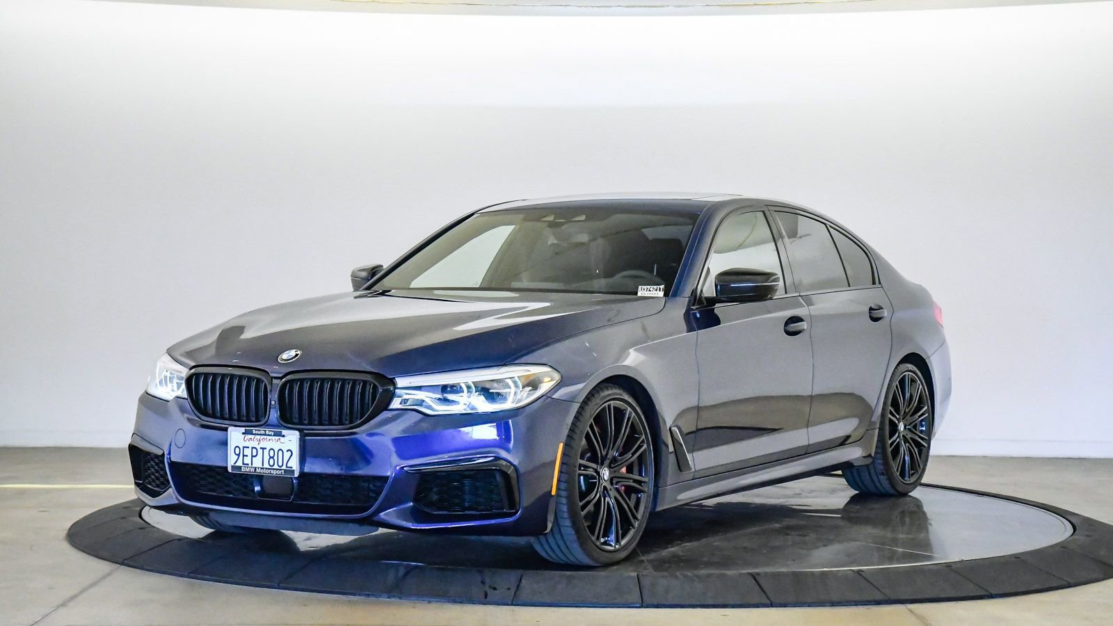 Used 2020 BMW M550i xDrive w/ Executive Package image 1