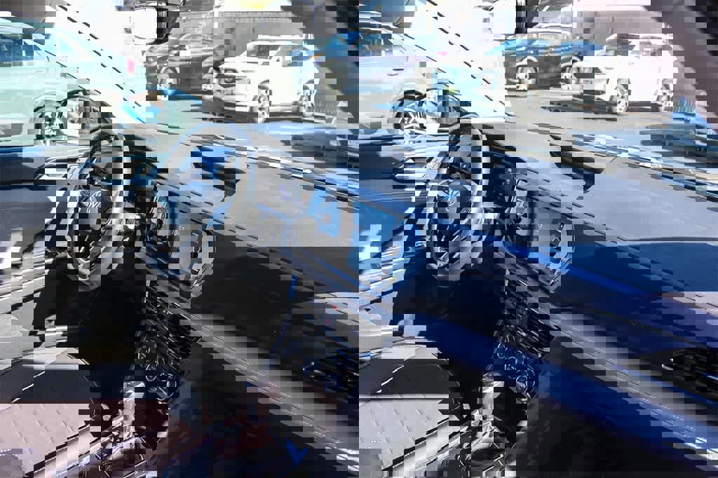 Used 2024 Volkswagen Taos SE image 23