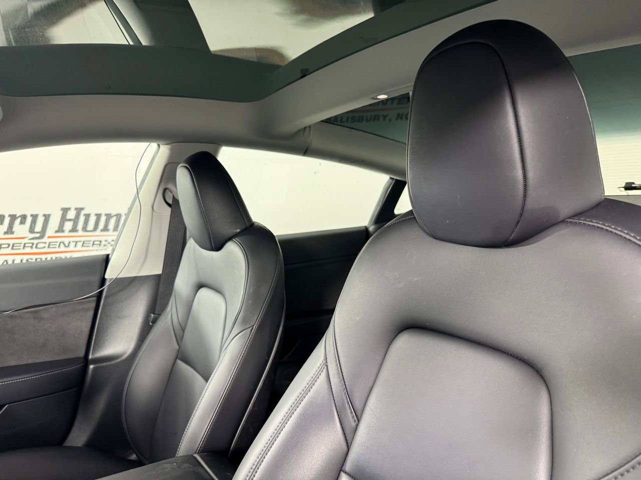 Used 2023 Tesla Model 3 Standard Range image 2