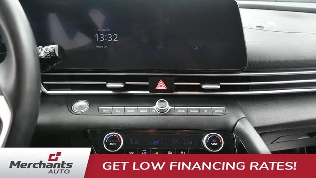 Used 2023 Hyundai Elantra SEL w/ Convenience Package FWD image 20
