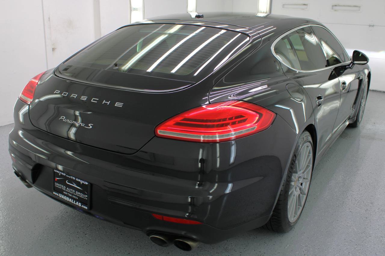 Used 2014 Porsche Panamera S image 9