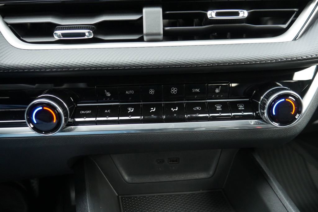 New 2026 Chevrolet Equinox LT image 18