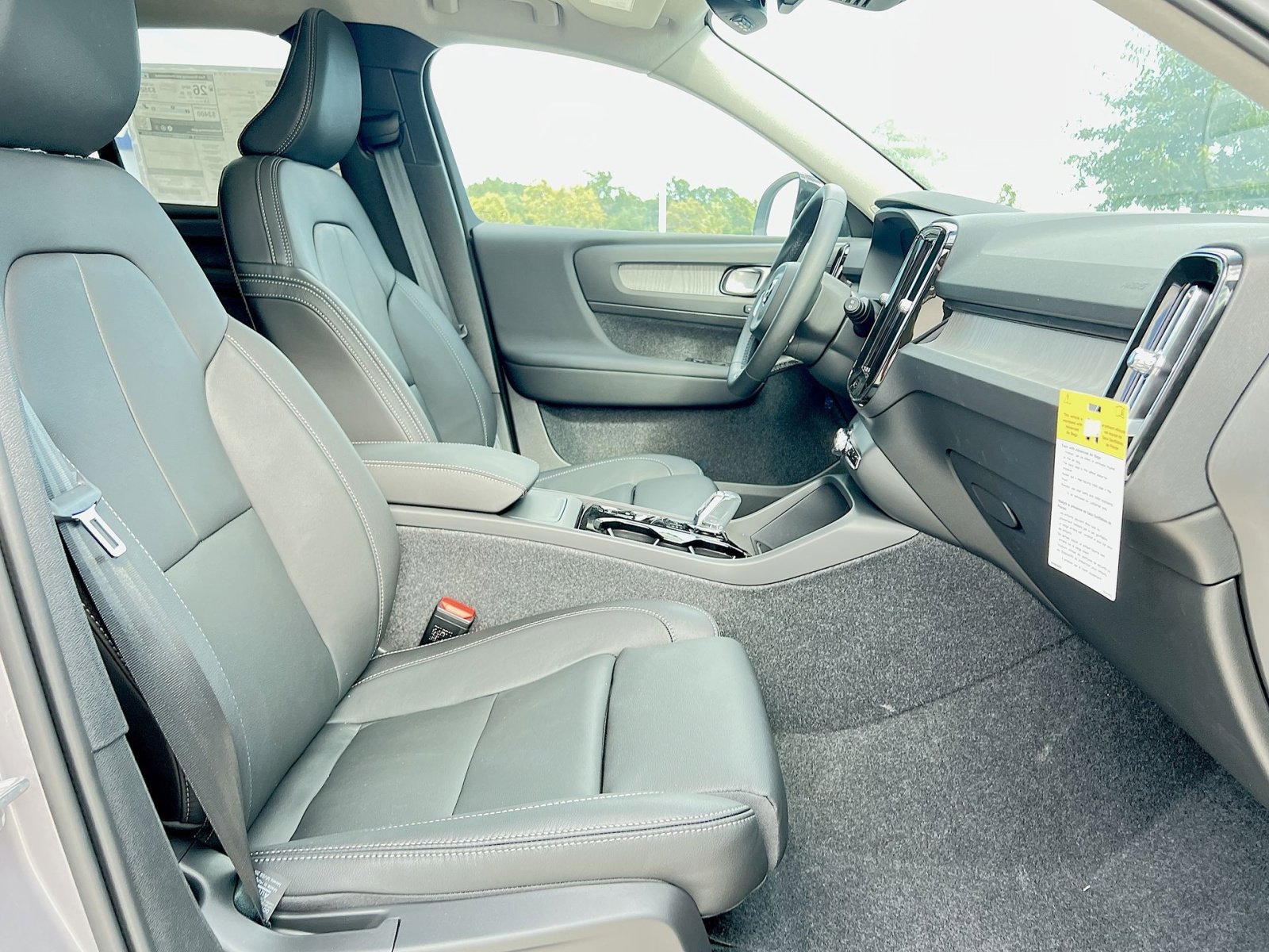New 2026 Volvo XC40 B5 Plus w/ Protection Package Premier image 27