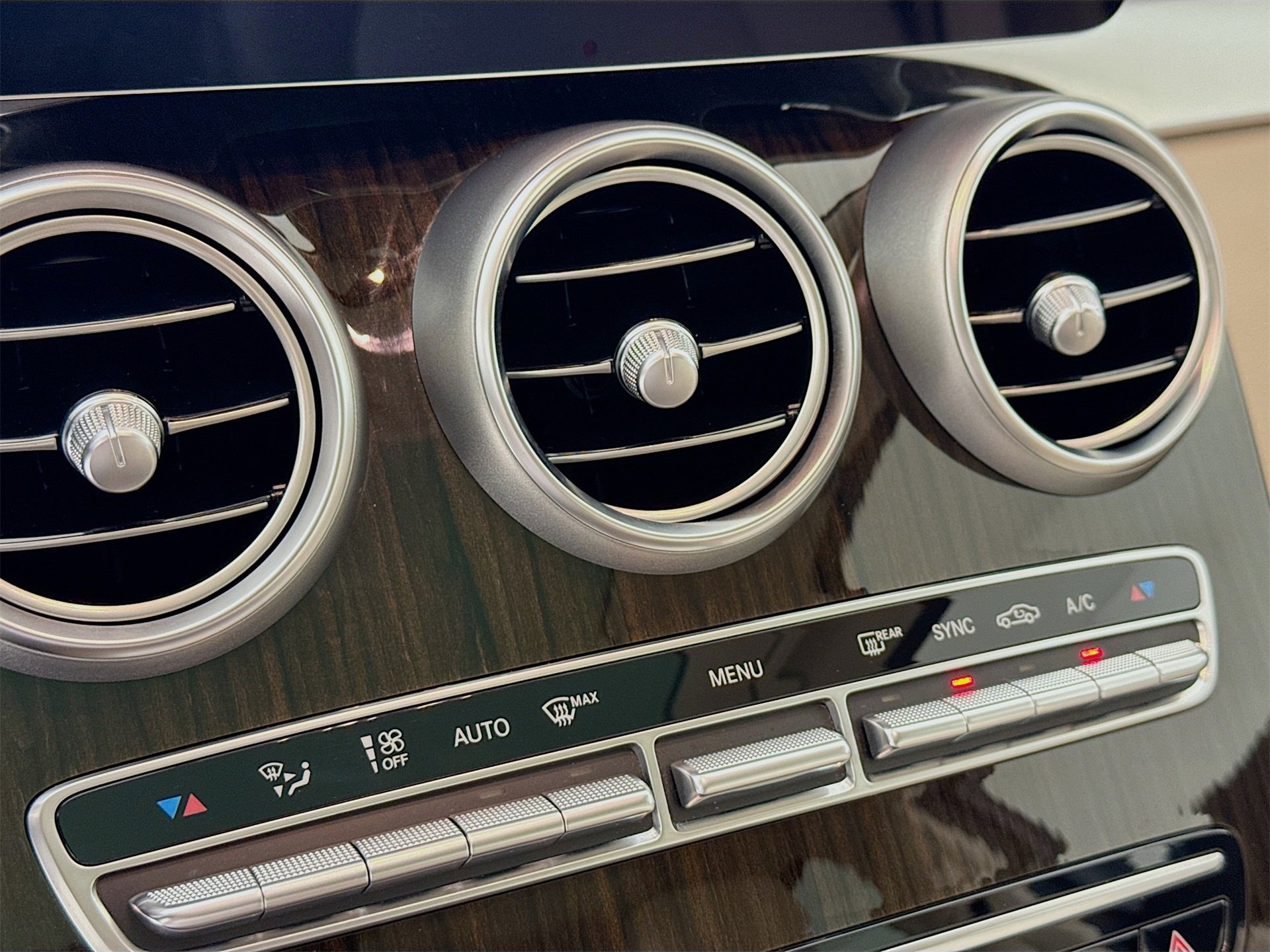 Certified 2021 Mercedes-Benz GLC 300 4MATIC image 17