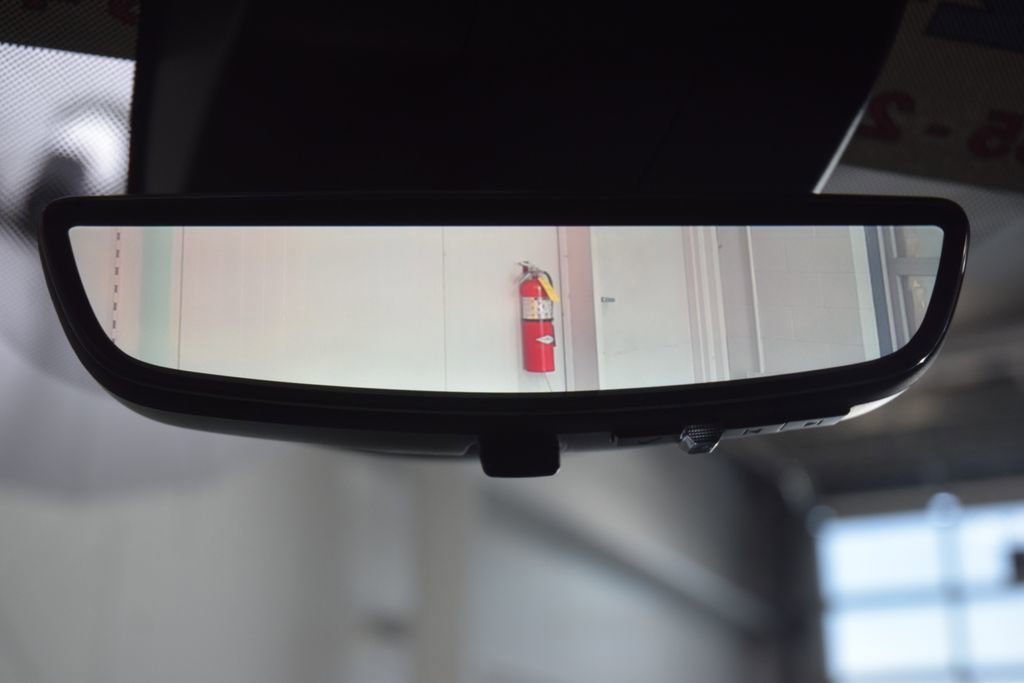 Used 2024 GMC Yukon XL Denali w/ Advanced Technology Package image 54