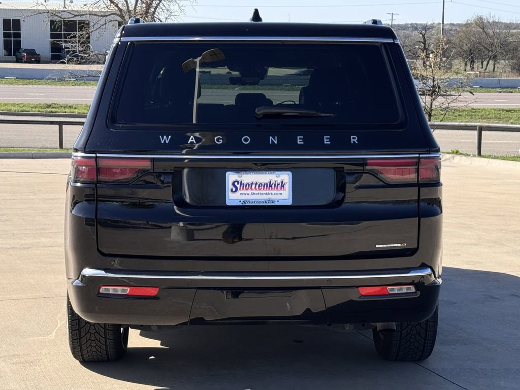 Used 2024 Jeep Wagoneer Series II w/ Flexible Seating Group image 5