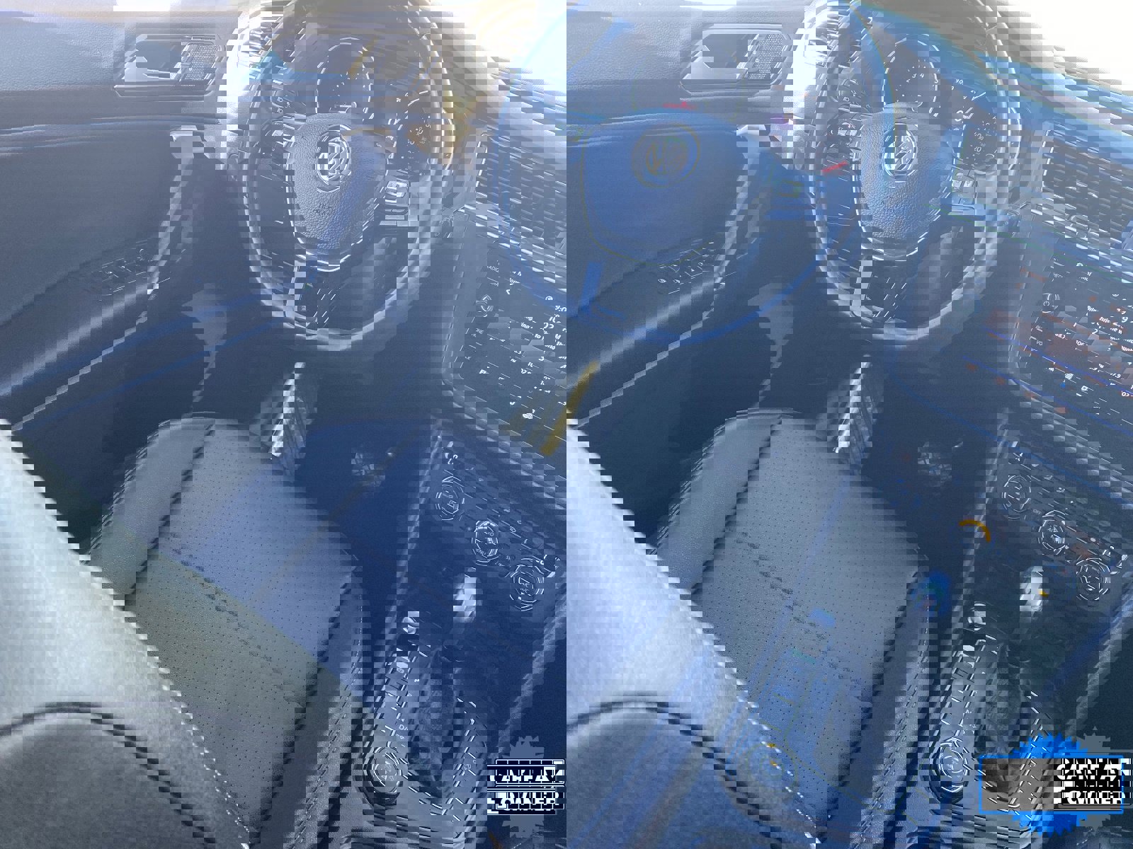 Used 2020 Volkswagen Tiguan SE image 15