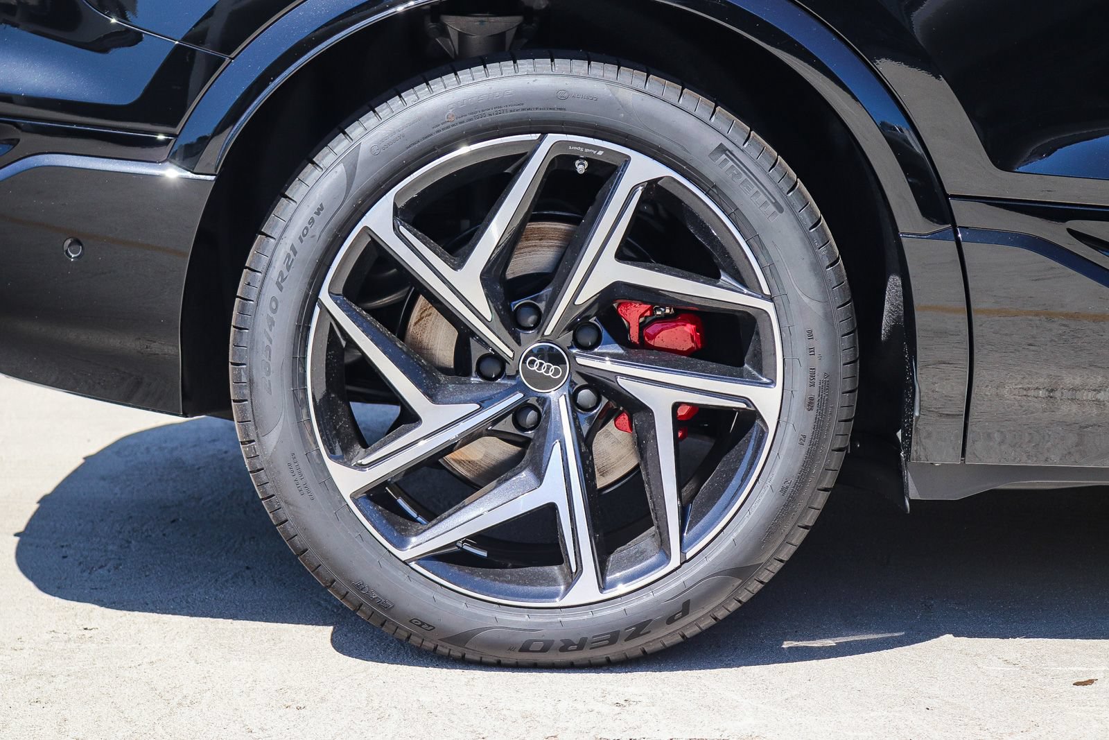 New 2027 Audi SQ6 e-tron Prestige AWD/4WD image 8