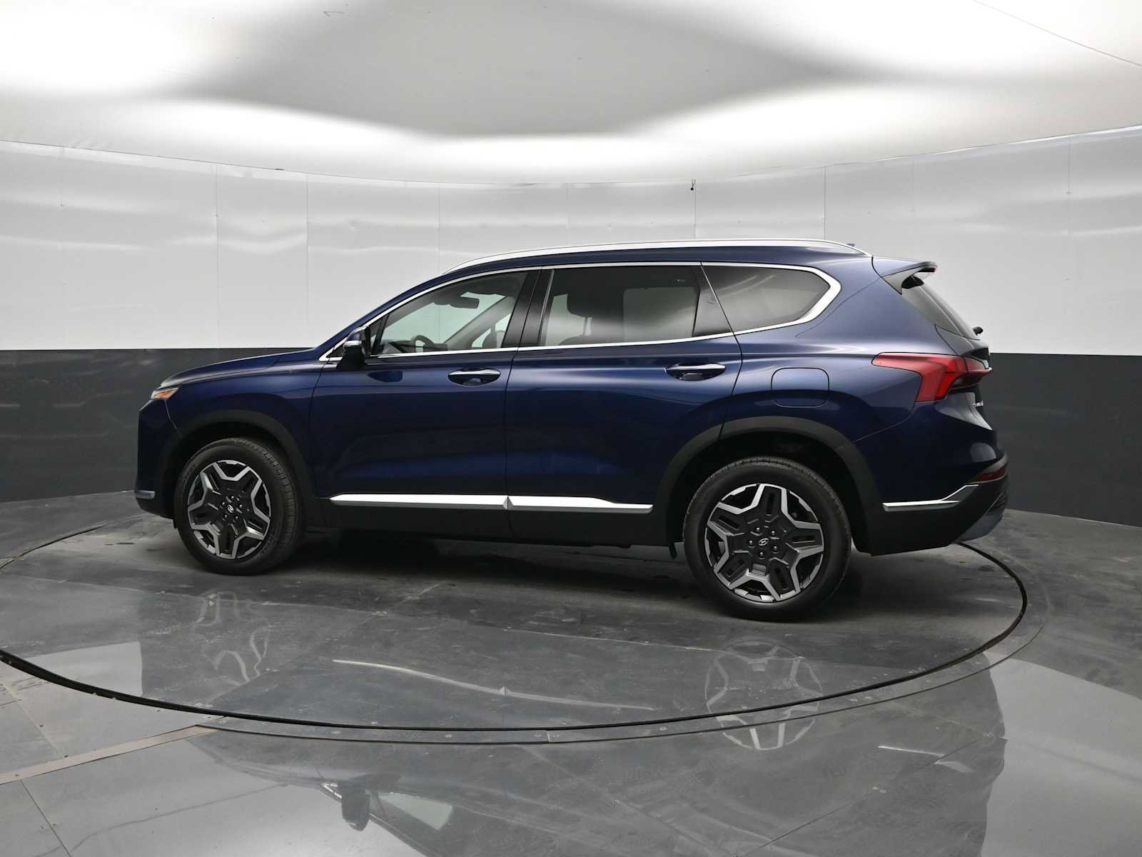 Used 2023 Hyundai Santa Fe Limited w/ Cargo Package AWD/4WD image 5