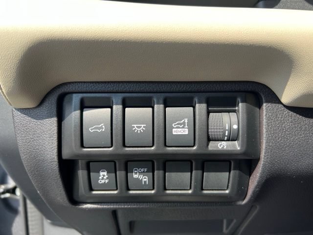Used 2022 Subaru Ascent Limited w/ Technology Package AWD/4WD image 25