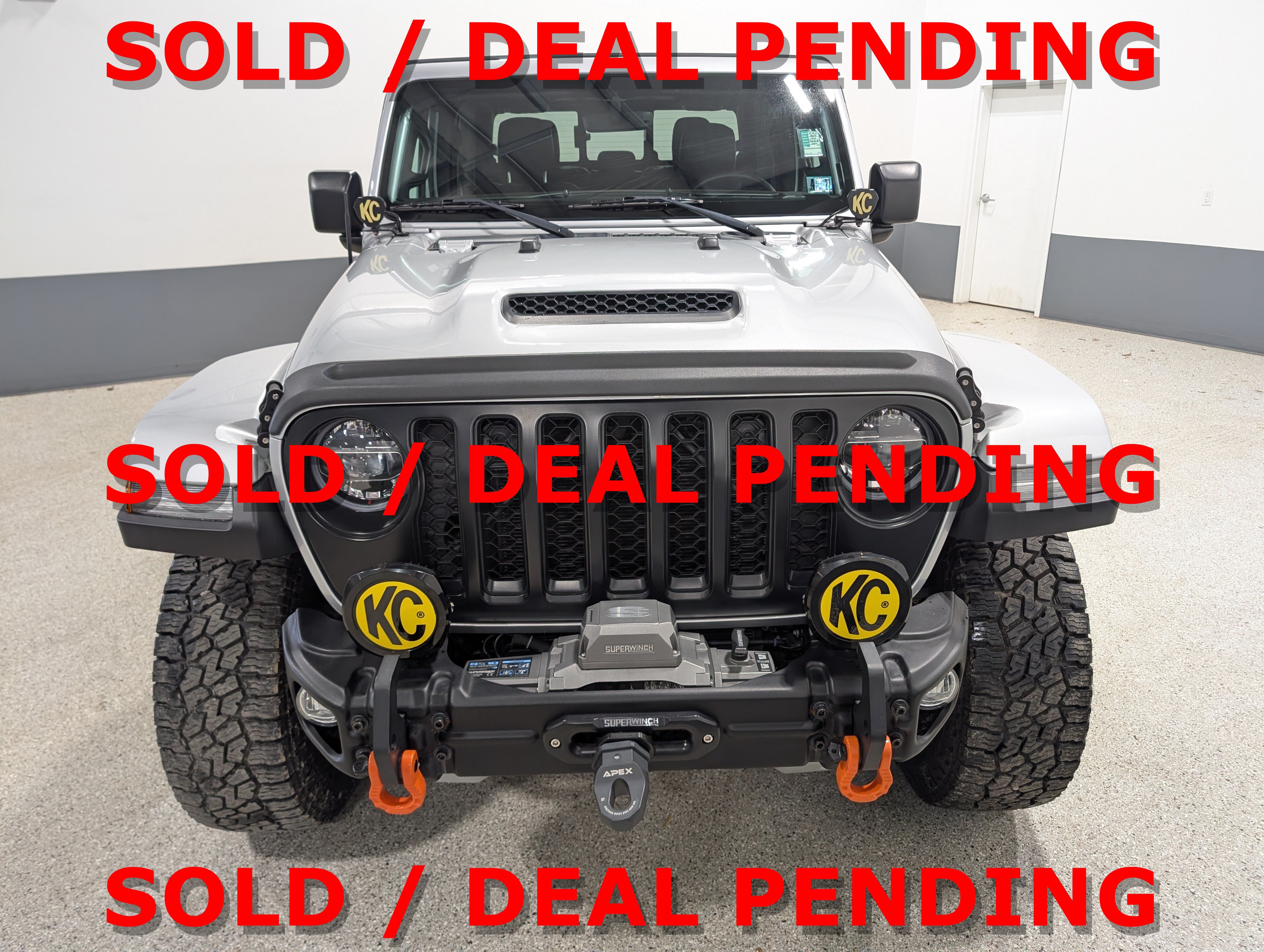 Used 2022 Jeep Gladiator Mojave w/ LED Lighting Group AWD/4WD image 7