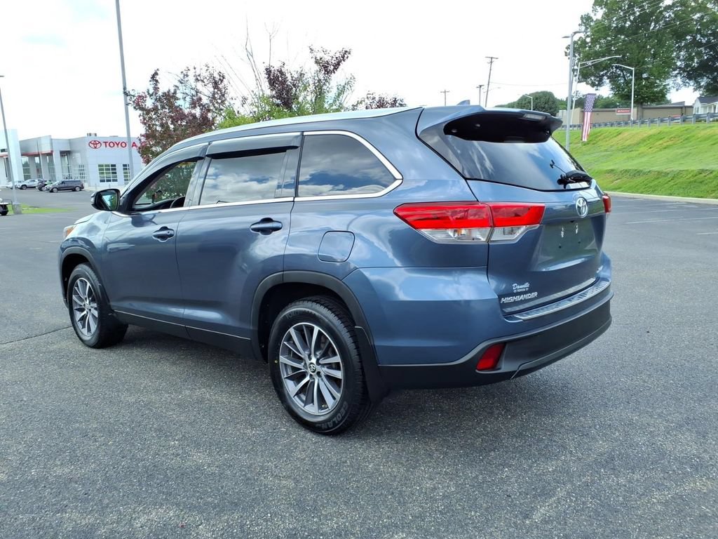 Certified 2019 Toyota Highlander XLE AWD/4WD image 24