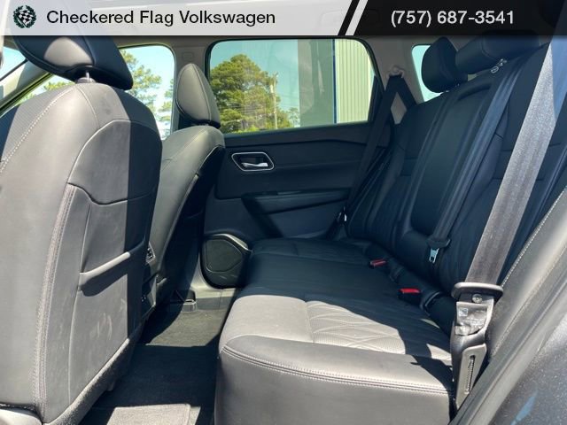 Used 2024 Nissan Rogue Platinum AWD/4WD image 27