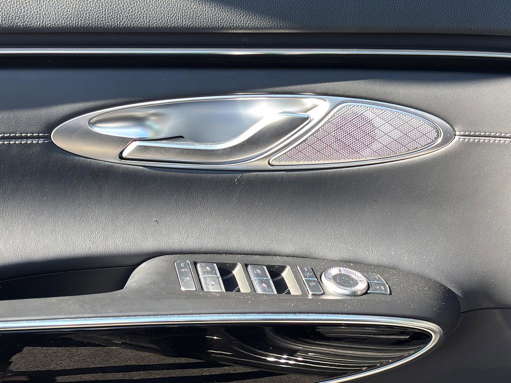 Certified 2026 Genesis GV70 2.5T AWD/4WD image 12