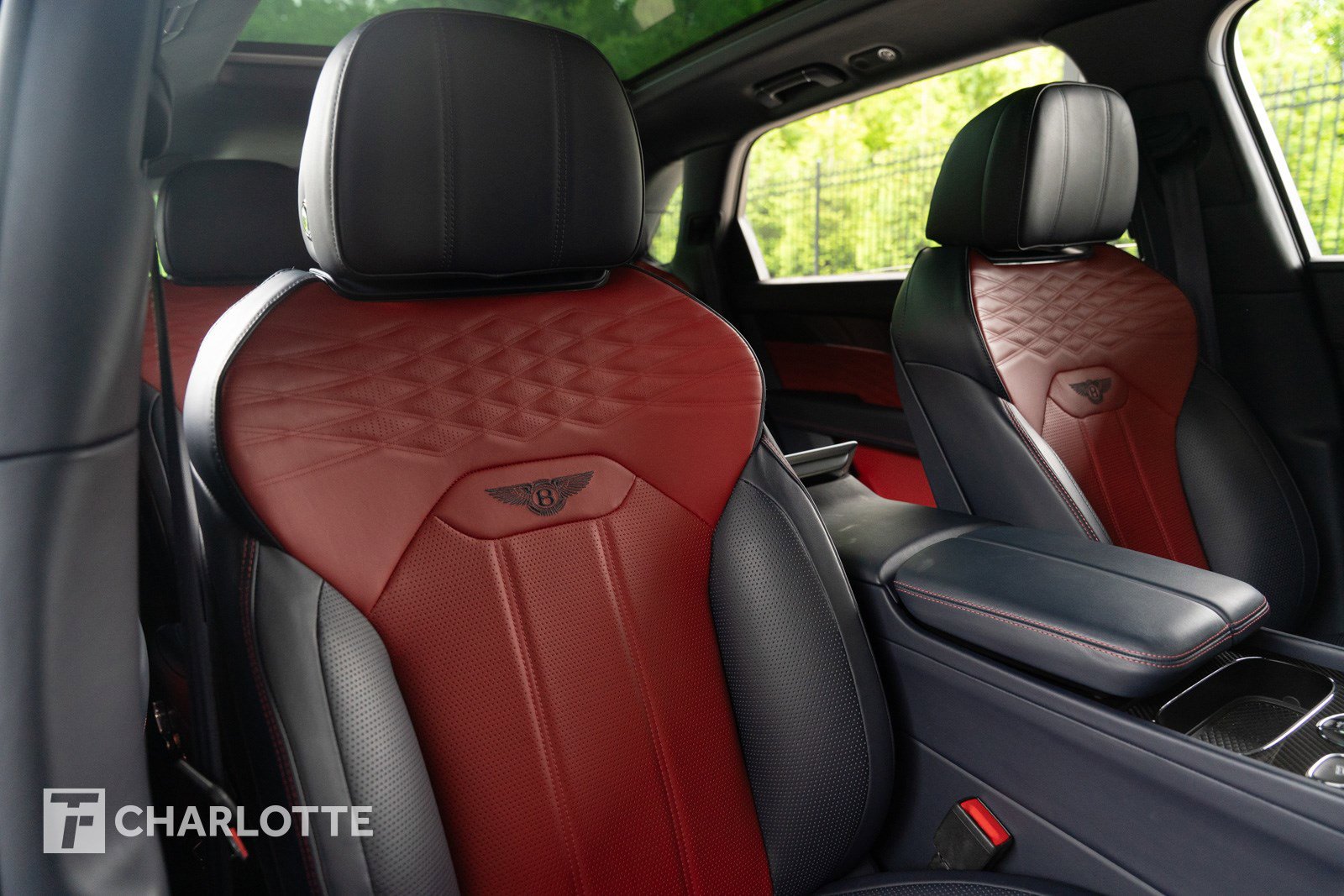 Used 2023 Bentley Bentayga Extended Wheelbase image 33