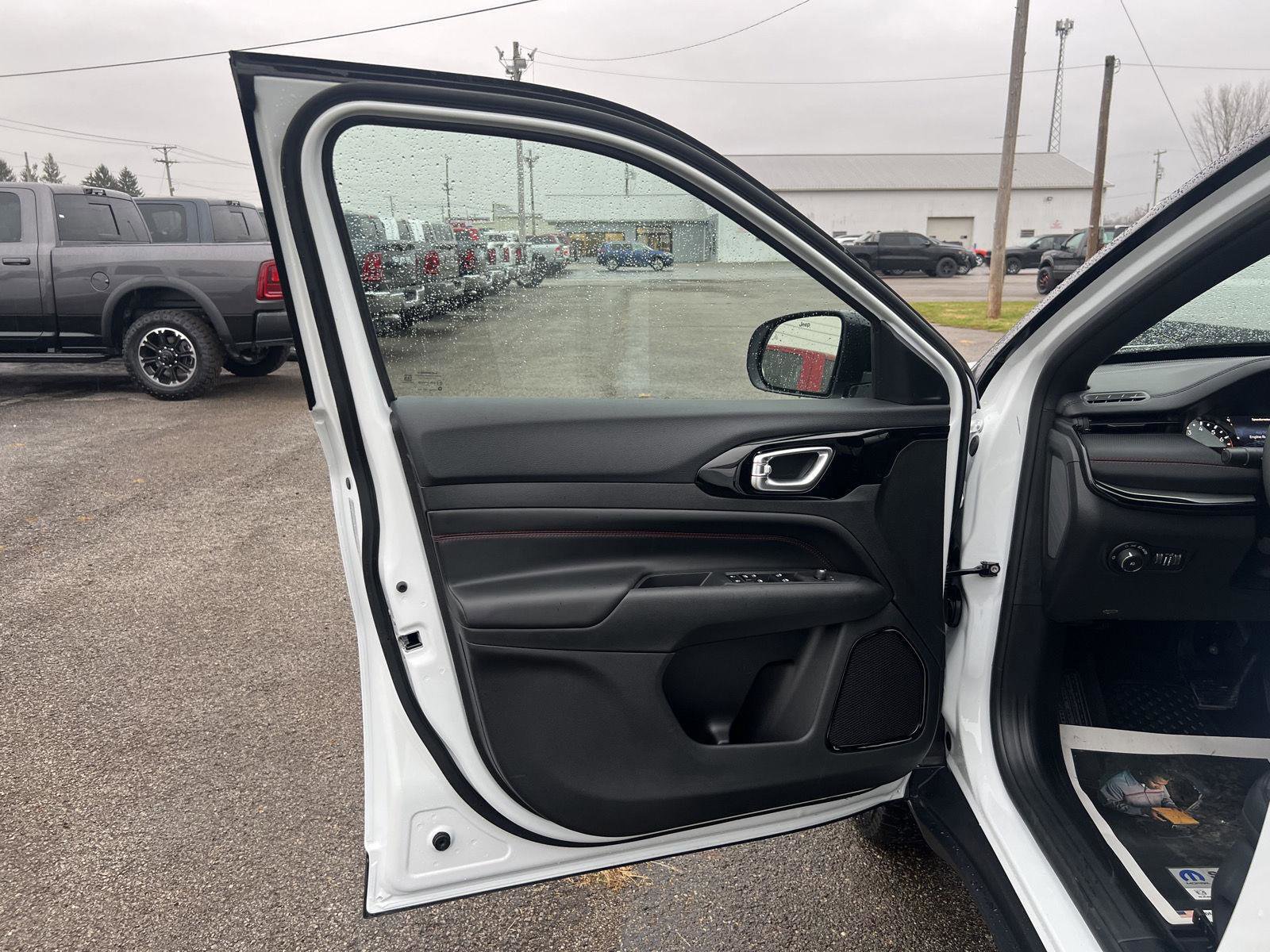 New 2026 Jeep Compass Trailhawk image 11