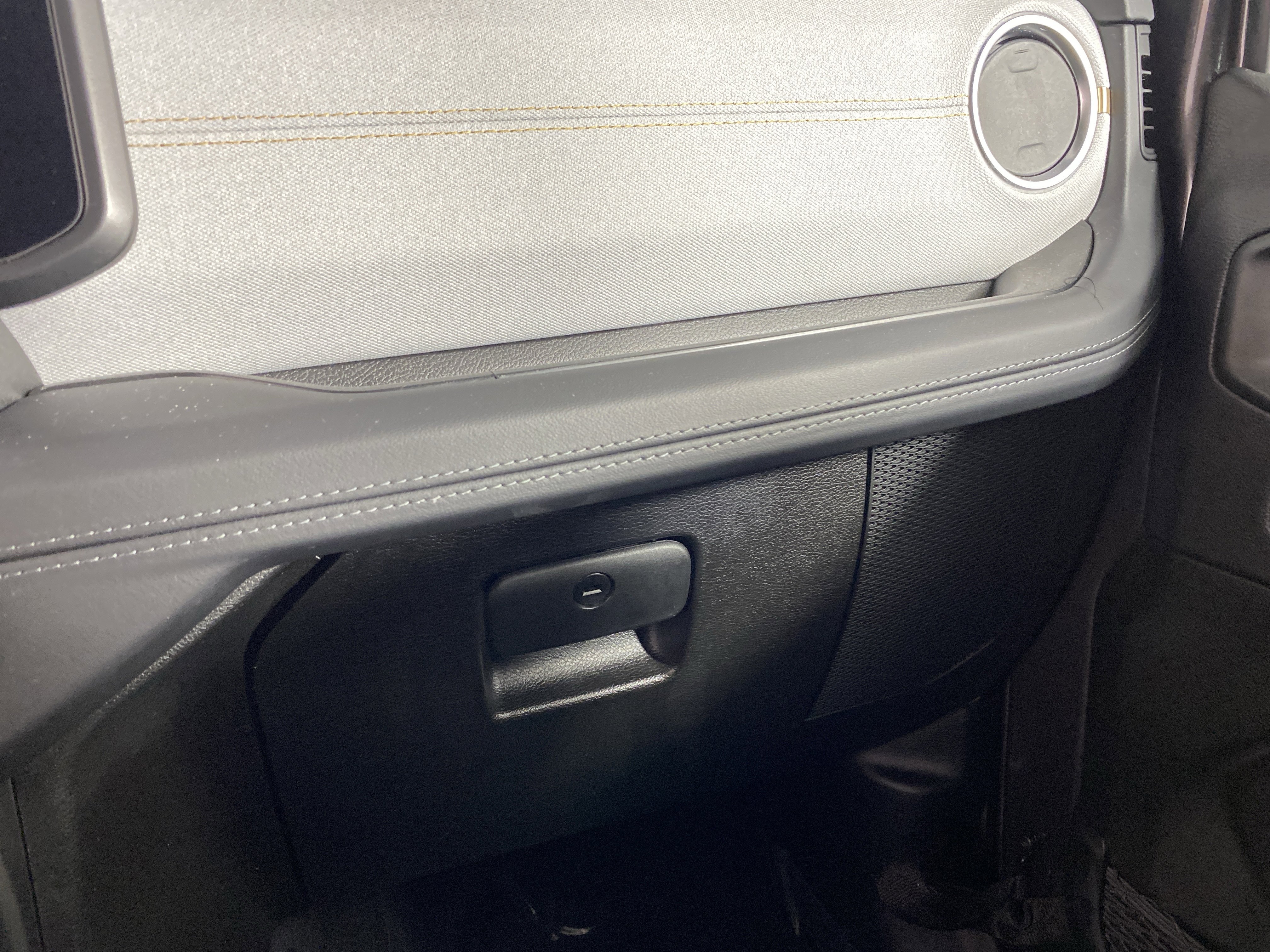 Used 2025 Jeep Wrangler Sahara w/ Safety Group image 30