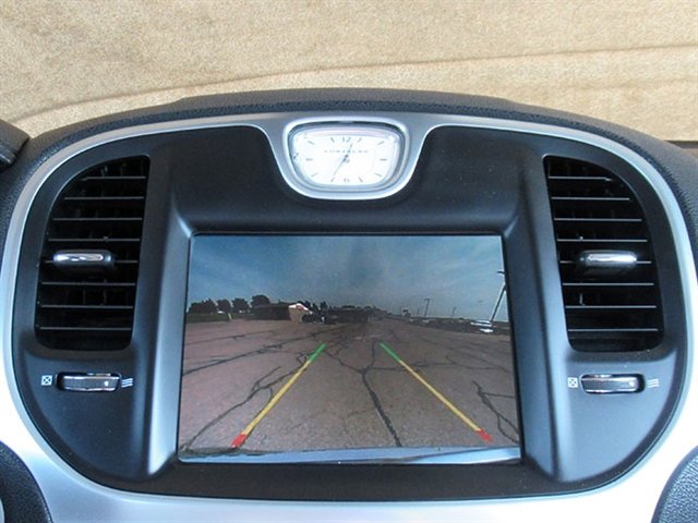 Used 2015 Chrysler 300 C w/ Light Group image 25