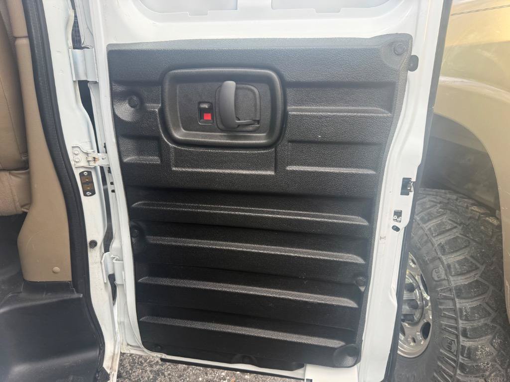 Used 2016 Chevrolet Express 2500 RWD image 31