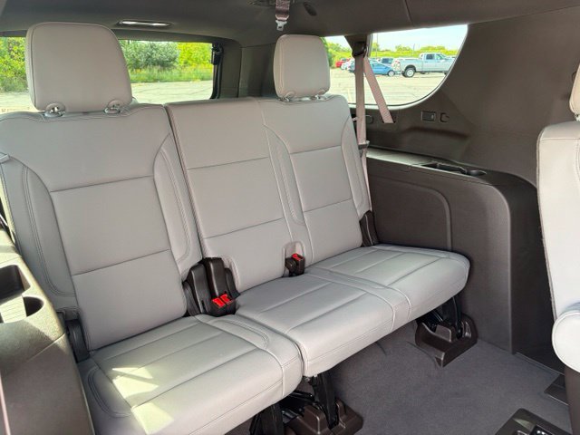 Used 2025 Chevrolet Suburban Z71 w/ Z71 Off-Road Package AWD/4WD image 14