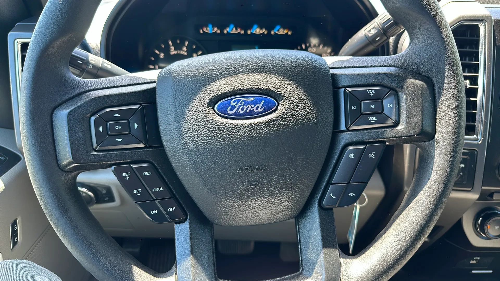 Used 2017 Ford F150 XLT image 16