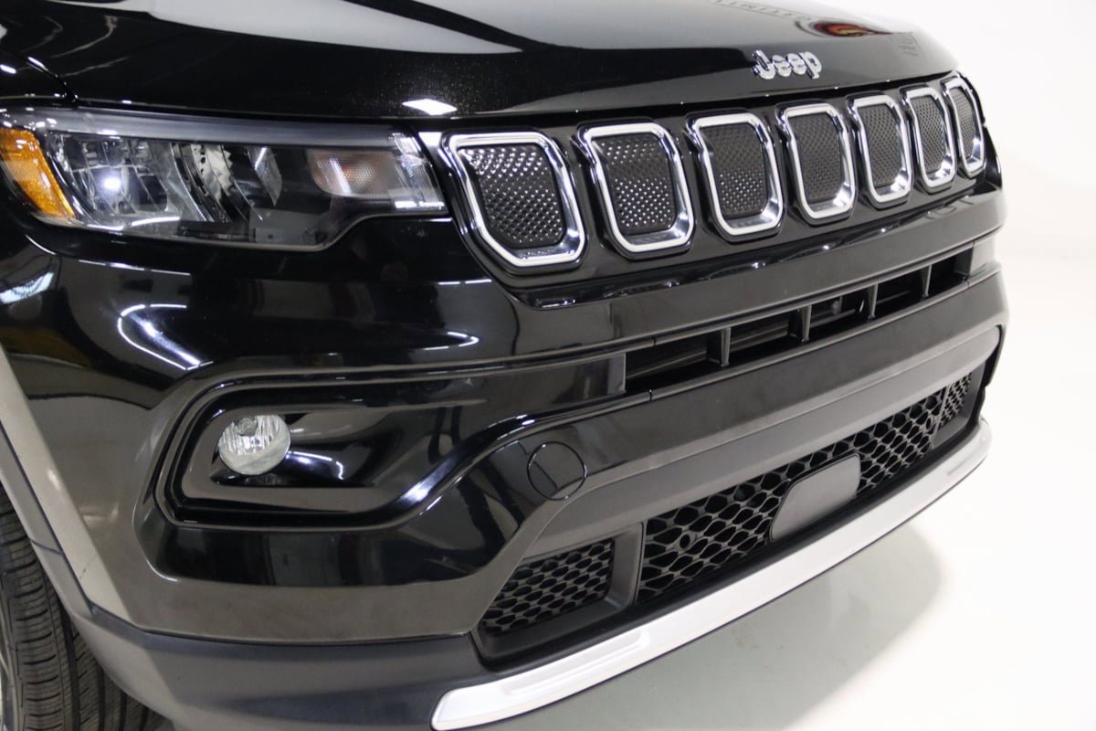 Used 2022 Jeep Compass Limited image 23