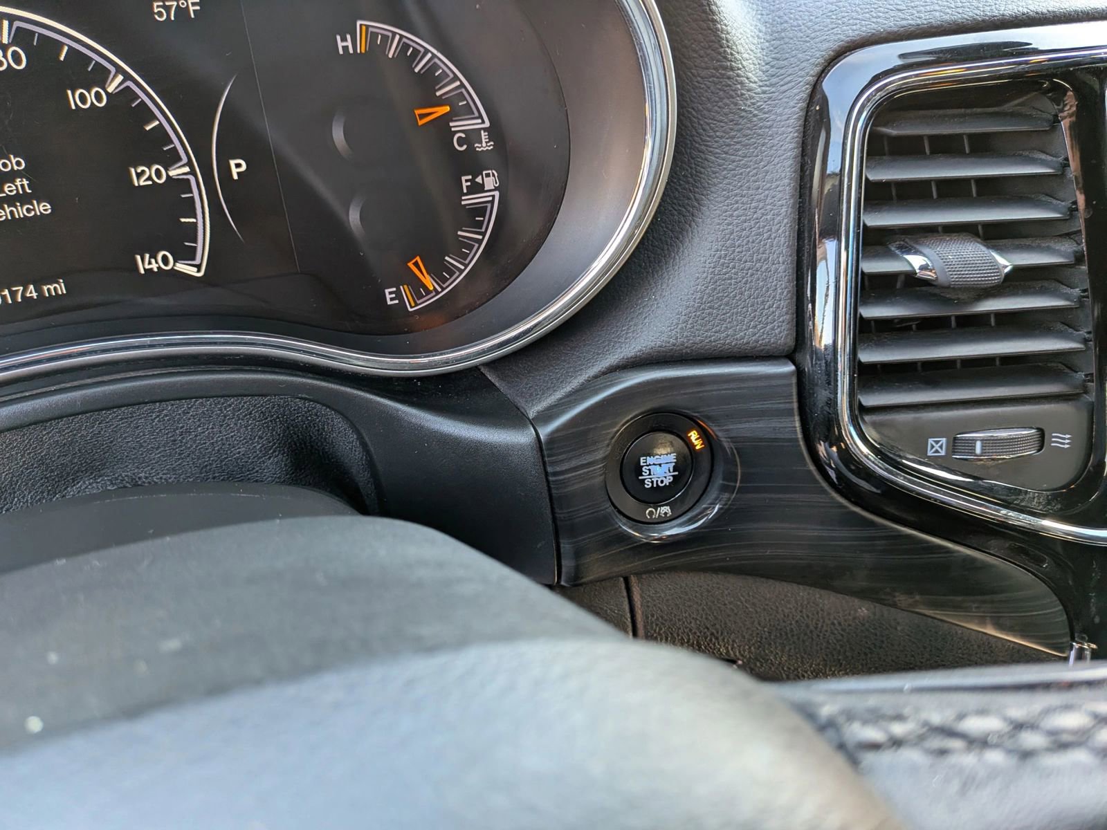 Used 2019 Jeep Grand Cherokee Altitude image 47