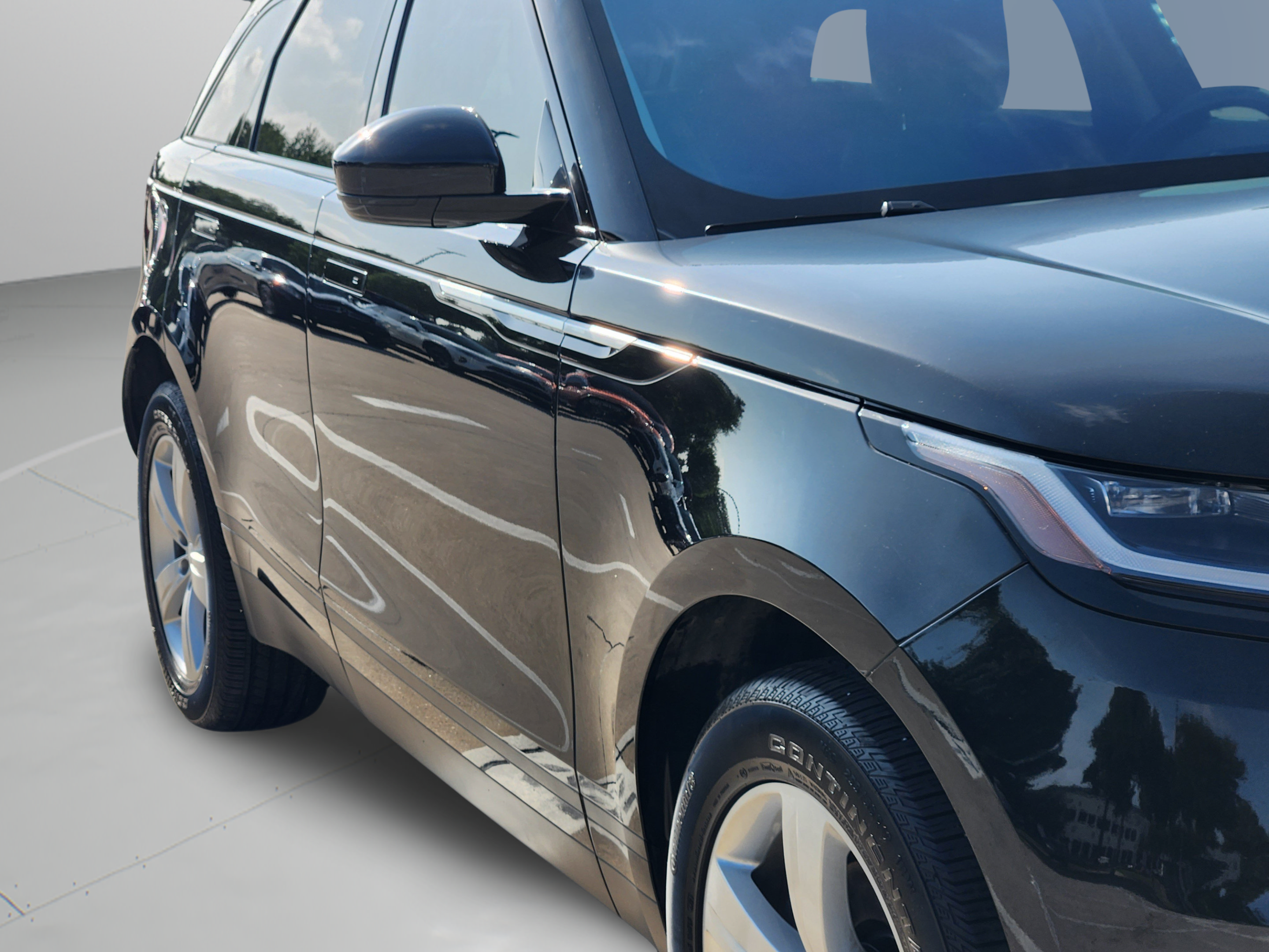 Used 2020 Land Rover Range Rover Velar S AWD/4WD image 34