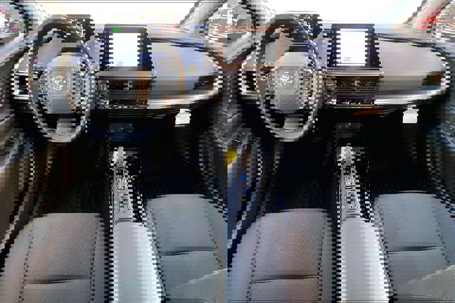 Used 2025 Toyota Prius LE FWD image 15