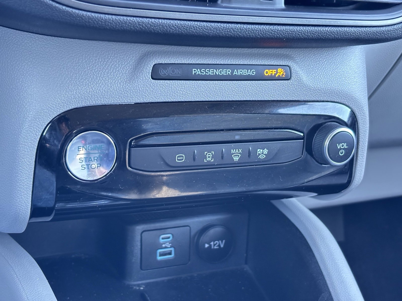 Used 2023 Ford Escape SE image 25