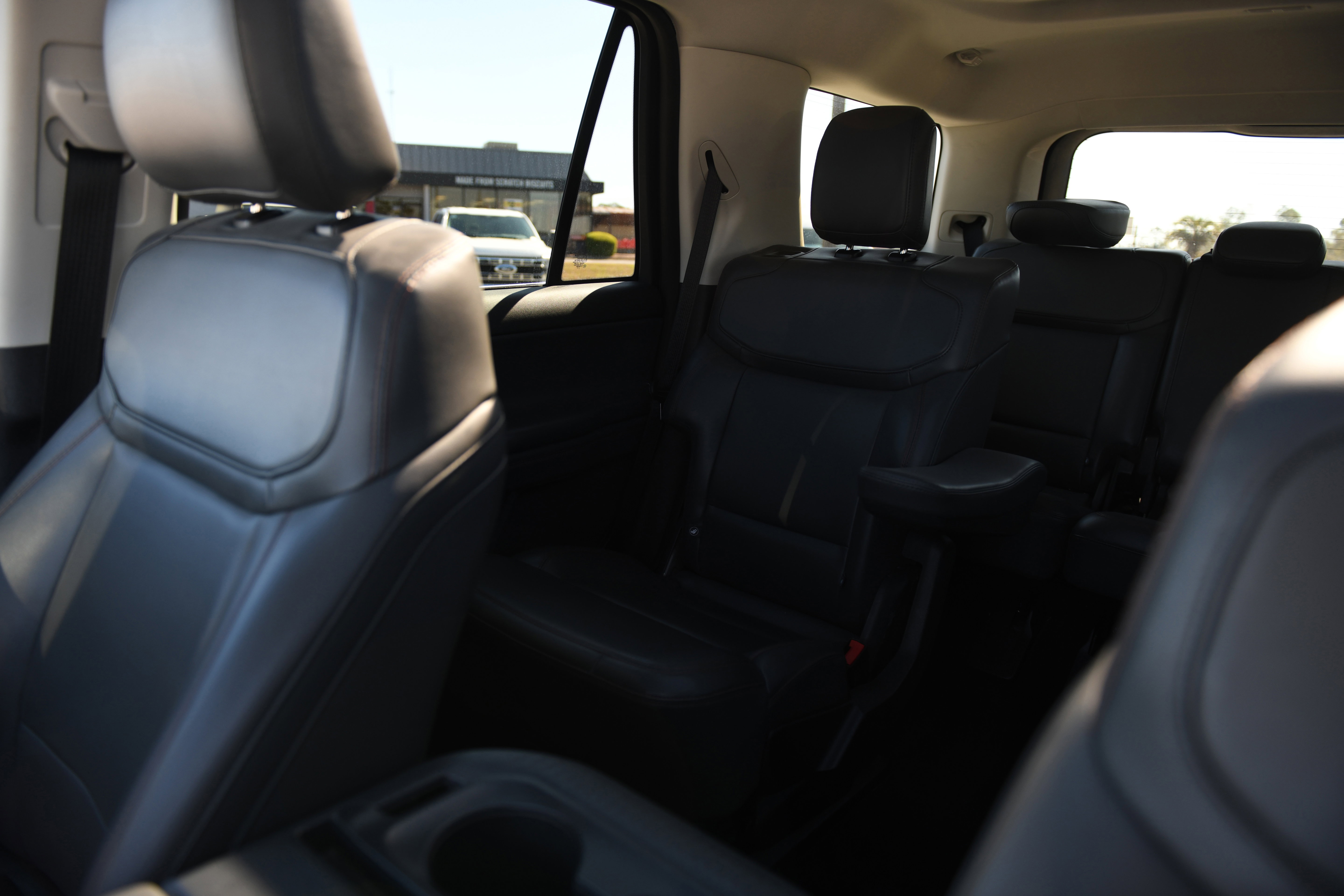 Used 2025 Ford Expedition Active image 28