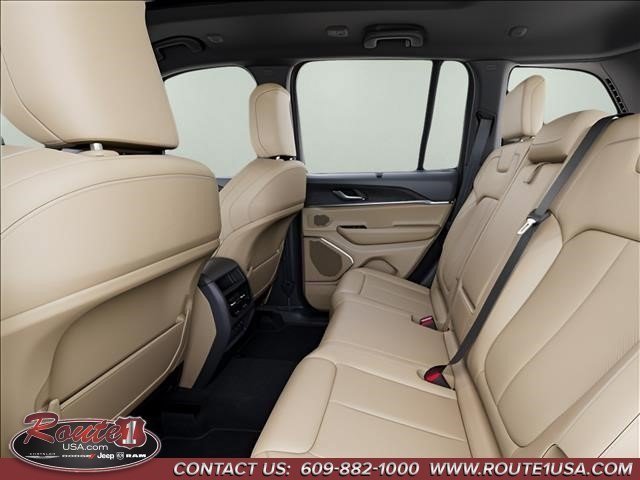 New 2026 Jeep Grand Cherokee Limited w/ Luxury Tech Group II AWD/4WD image 24