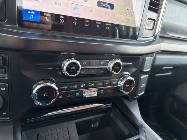 New 2026 Ford F250 Lariat w/ Black Appearance Package image 71