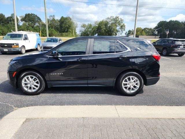 Used 2022 Chevrolet Equinox LT image 2